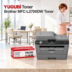 Brother MFC-L2700DW Muadil Toner 2.6K, TN-2355 kırmızı-beyaz toner kutusu ve Brother yazıcılı ofis sahnesi