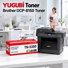 Brother DCP-8150 Muadil Toner 8K, TN-3350 kırmızı-beyaz toner kutusu ve Brother yazıcılı beyaz modern çalışma masalı ofis sahnesi