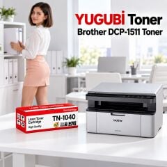 Brother DCP-1511 Muadil Toner 1.5K, TN-1040 kırmızı-beyaz toner kutusu ve Brother yazıcılı beyaz modern çalışma masalı ofis sahnesi