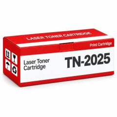 Brother DCP-7020 Muadil Toner 2.5K, TN-2025 kırmızı-beyaz toner kutusu ve Brother yazıcılı beyaz modern çalışma masalı ofis sahnesi