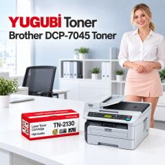 Brother DCP-7045 Muadil Toner 2.6K, TN-2130 kırmızı-beyaz toner kutusu ve Brother yazıcılı beyaz modern çalışma masalı ofis sahnesi