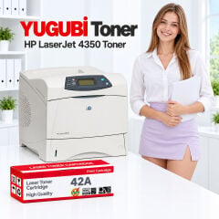 HP LaserJet 4350 42A Q5942A muadil toner, kırmızı-beyaz kutu ve ofis kullanım sahnesi