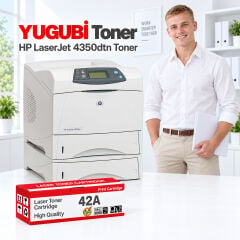 HP LaserJet 4350dtn 42A Q5942A muadil toner, kırmızı-beyaz kutu ve ofis kullanım sahnesi