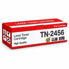Brother MFC-L2713DW Muadil Toner 3K, TN-2456 kırmızı-beyaz toner kutusu ve Brother yazıcılı ofis sahnesi
