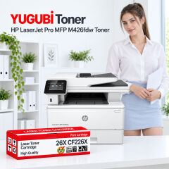 HP LaserJet Pro MFP M426fdw 26X CF226X muadil toner, kırmızı-beyaz kutu ve ofis kullanım sahnesi