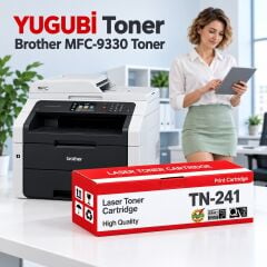 Brother MFC-9330 Muadil Toner, TN-241 kırmızı-beyaz toner kutusu önde ve Brother yazıcılı beyaz modern çalışma masalı ofis sahnesi